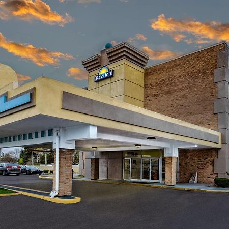 Days Inn By Wyndham Livonia Canton Detroit Exterior foto