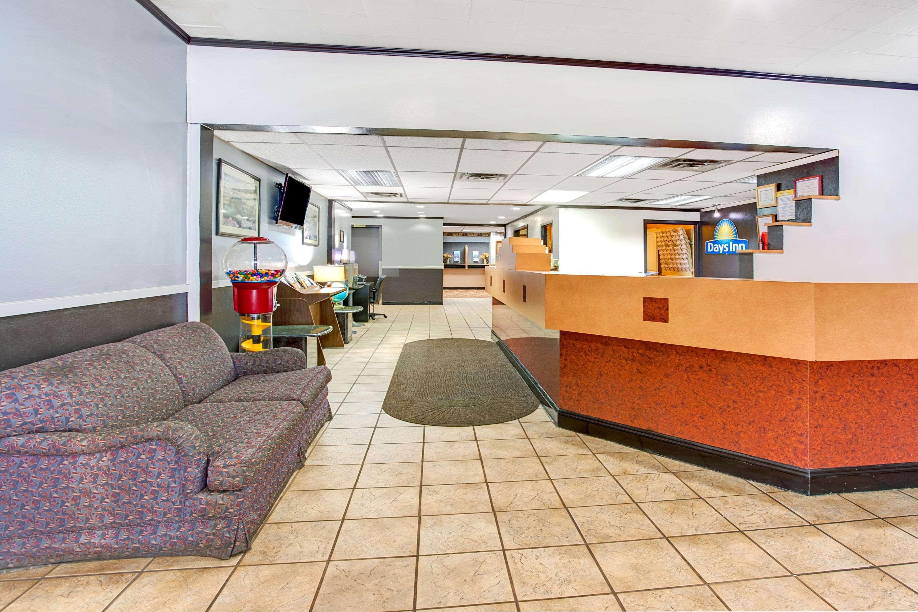 Days Inn By Wyndham Livonia Canton Detroit Exterior foto