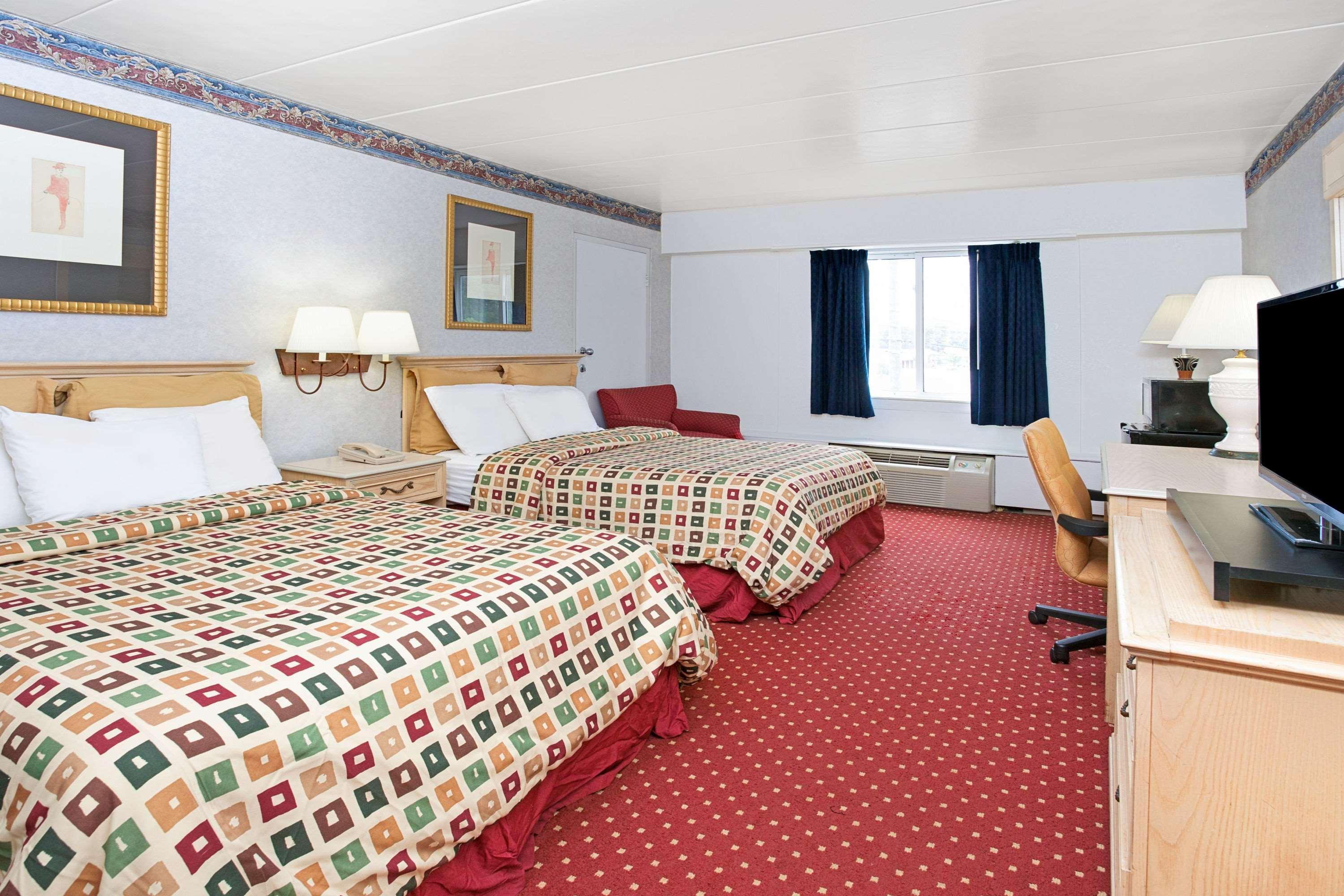 Days Inn By Wyndham Livonia Canton Detroit Exterior foto