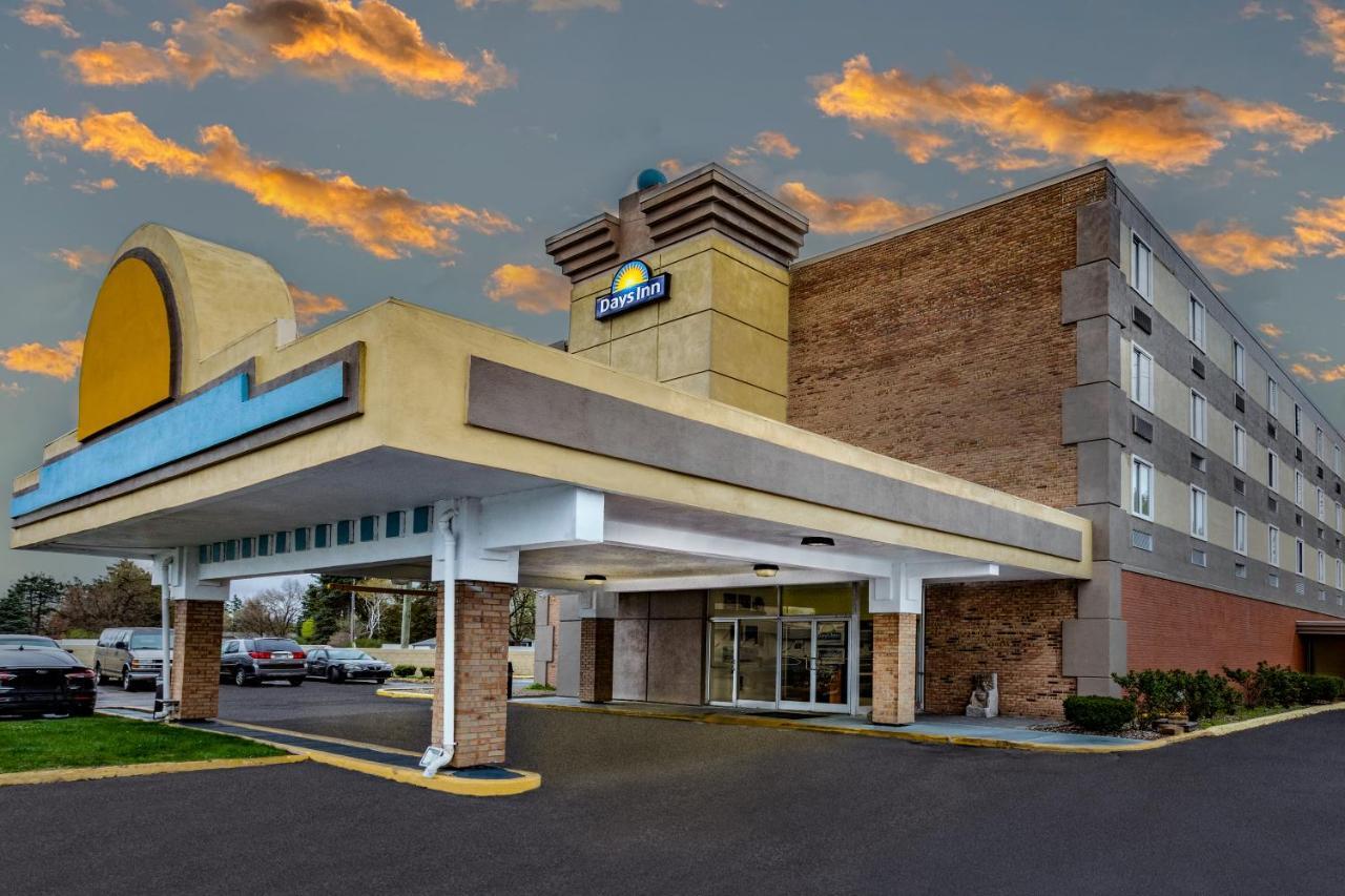 Days Inn By Wyndham Livonia Canton Detroit Exterior foto