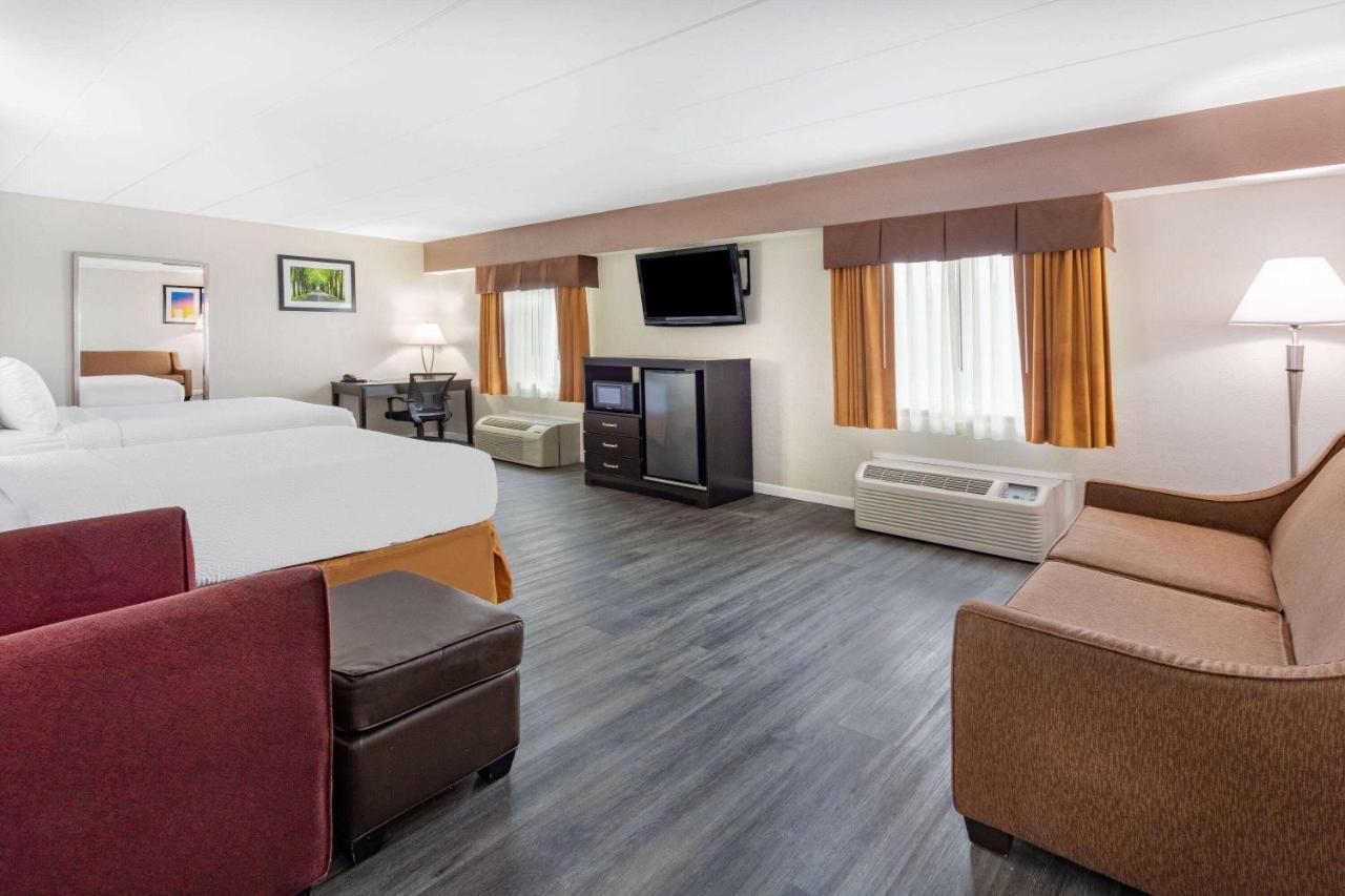 Days Inn By Wyndham Livonia Canton Detroit Exterior foto
